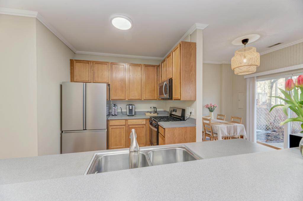 3873 Blackstone Drive, Aurora, IL 60504