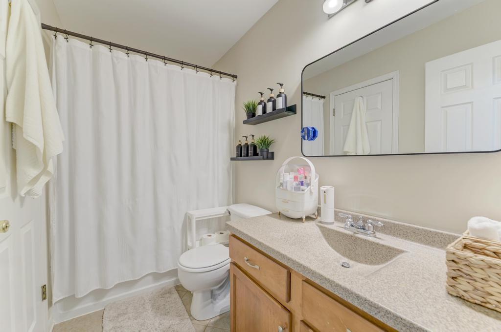 3873 Blackstone Drive, Aurora, IL 60504