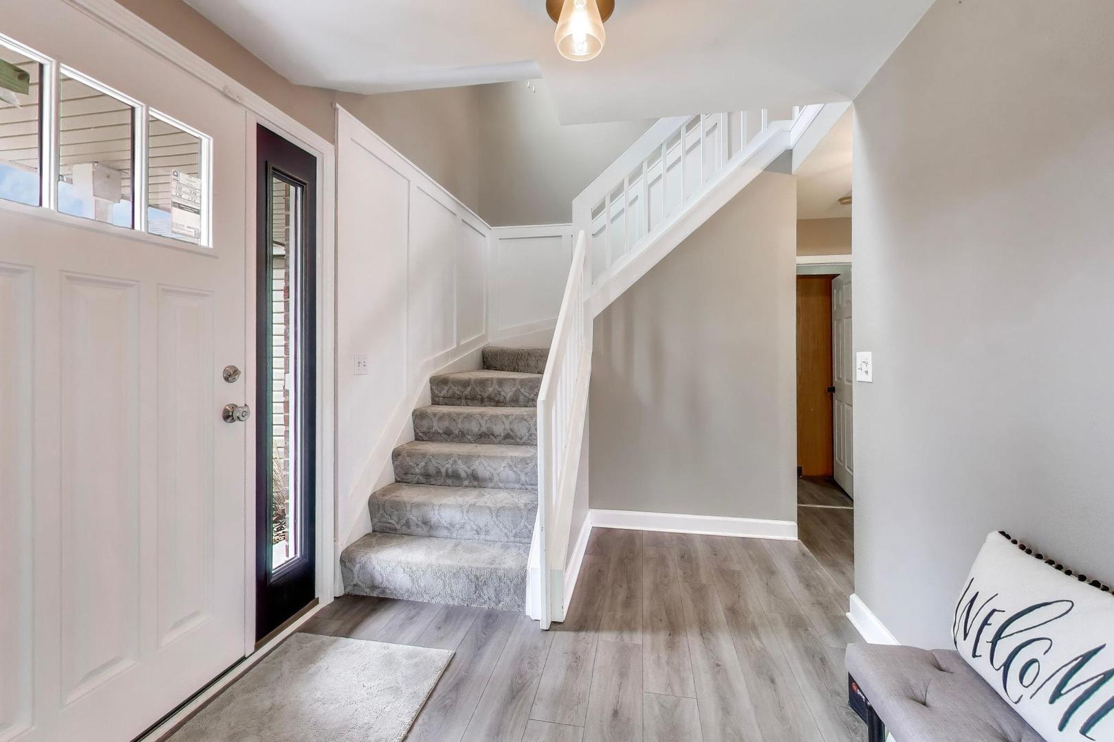 344 Timber Oaks Drive, North Aurora, IL 60542