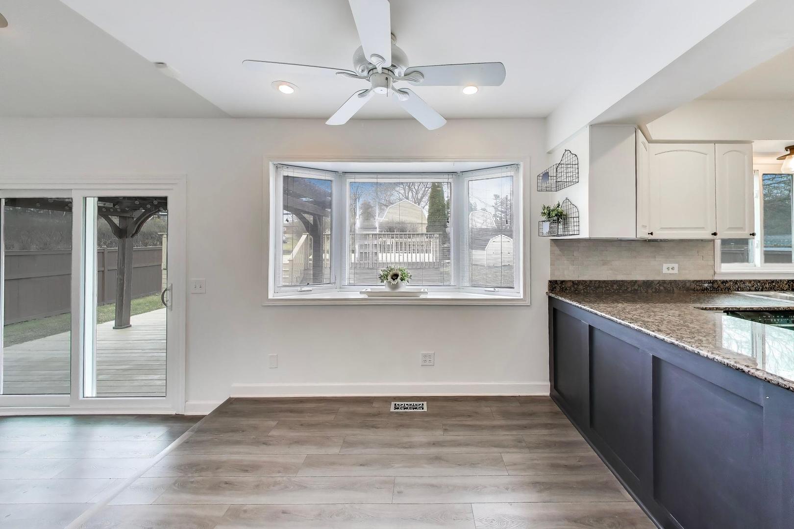 344 Timber Oaks Drive, North Aurora, IL 60542