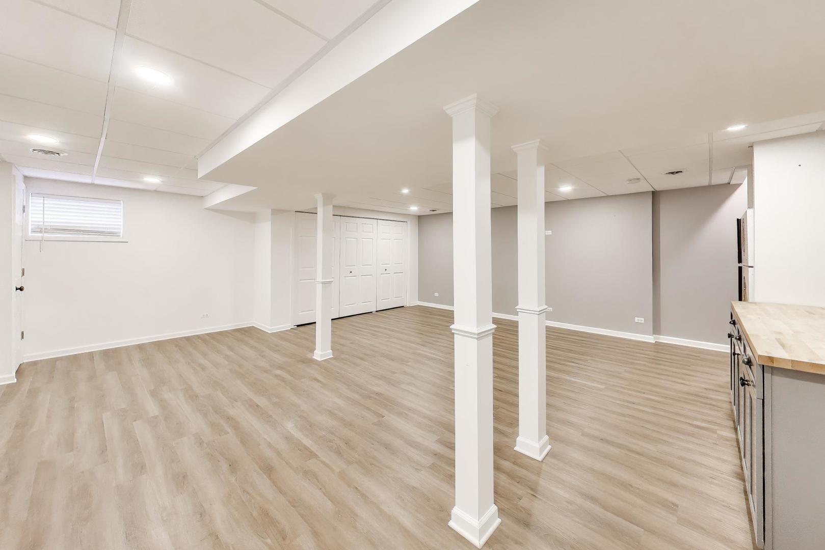 344 Timber Oaks Drive, North Aurora, IL 60542