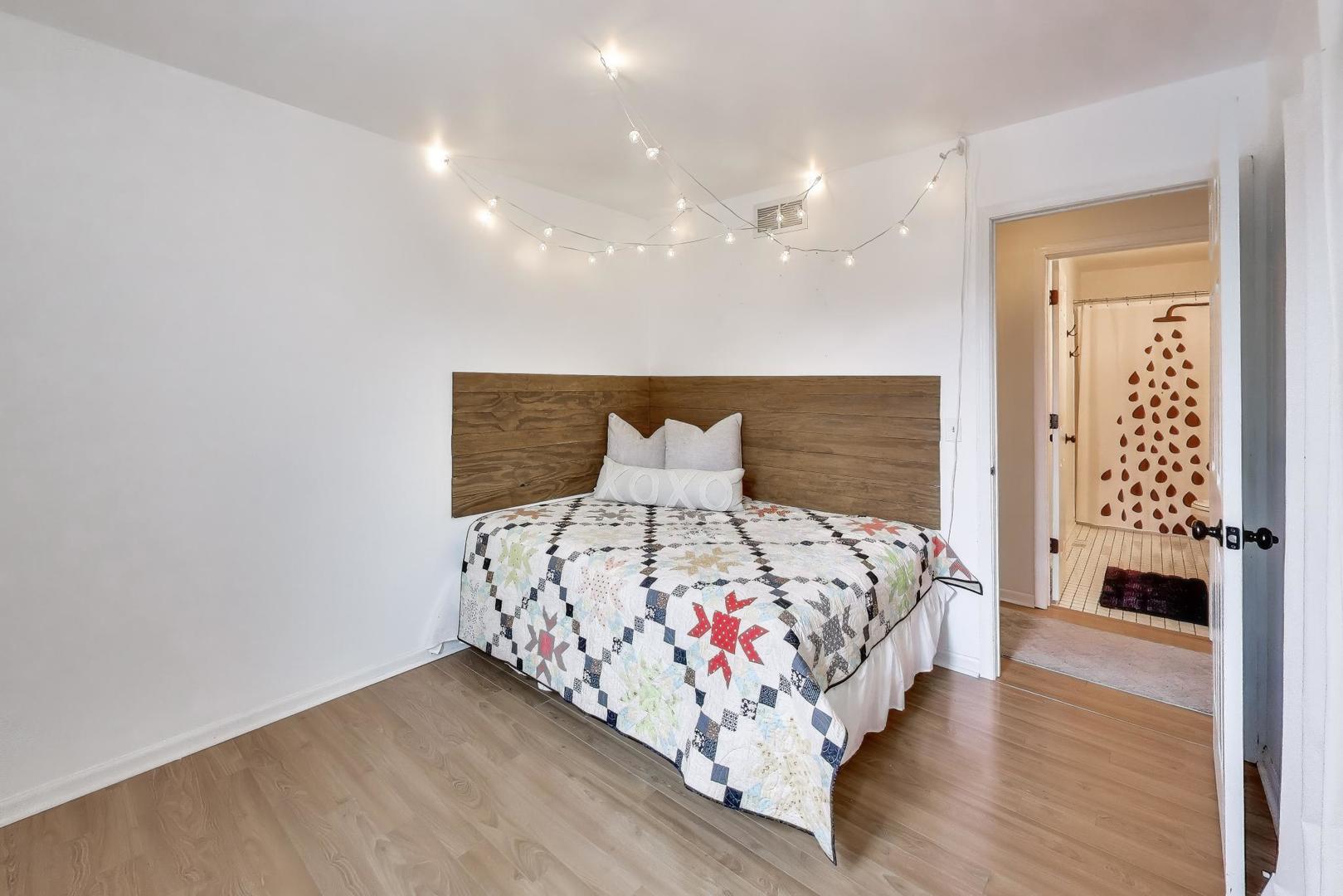 344 Timber Oaks Drive, North Aurora, IL 60542