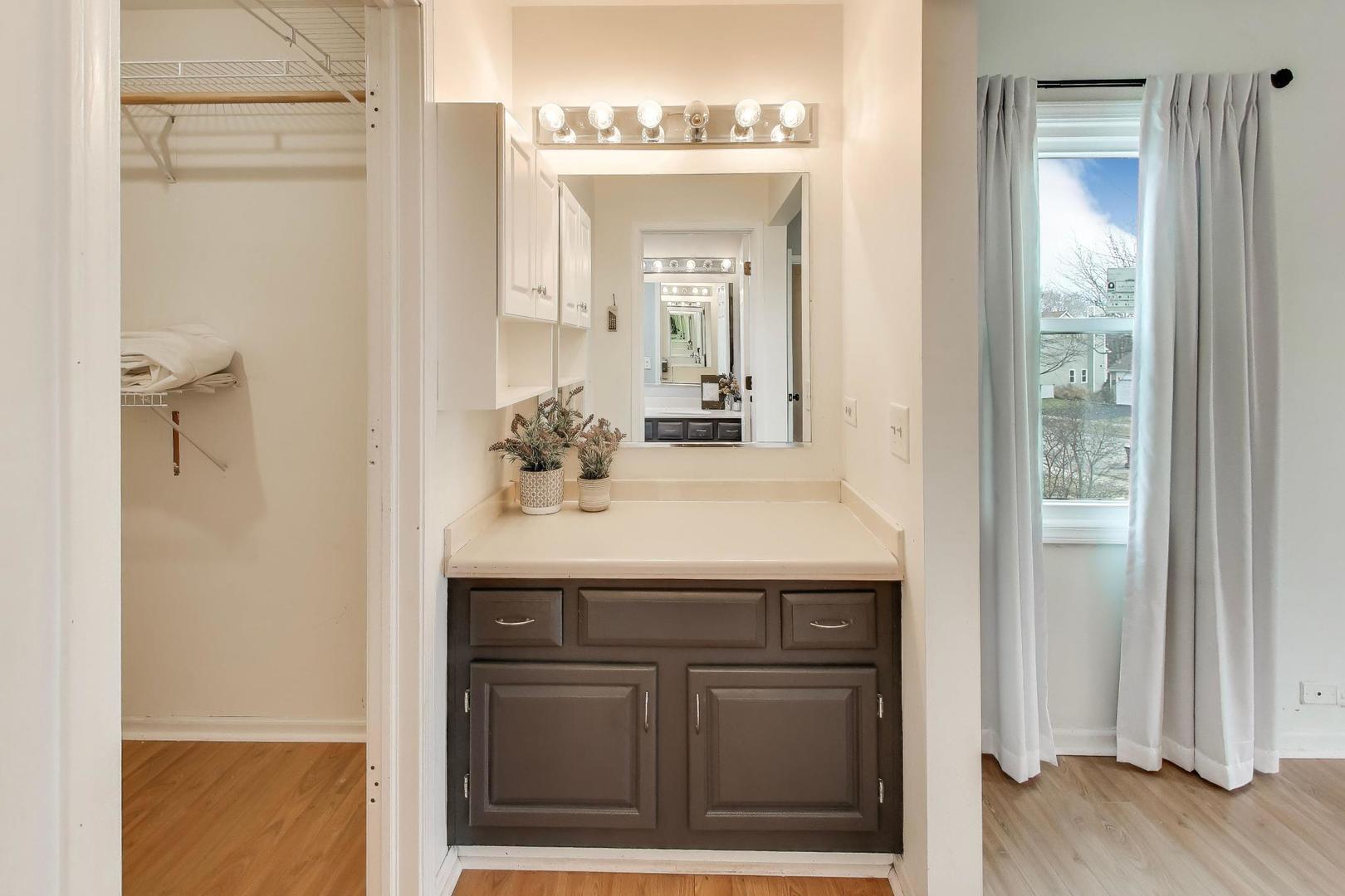 344 Timber Oaks Drive, North Aurora, IL 60542