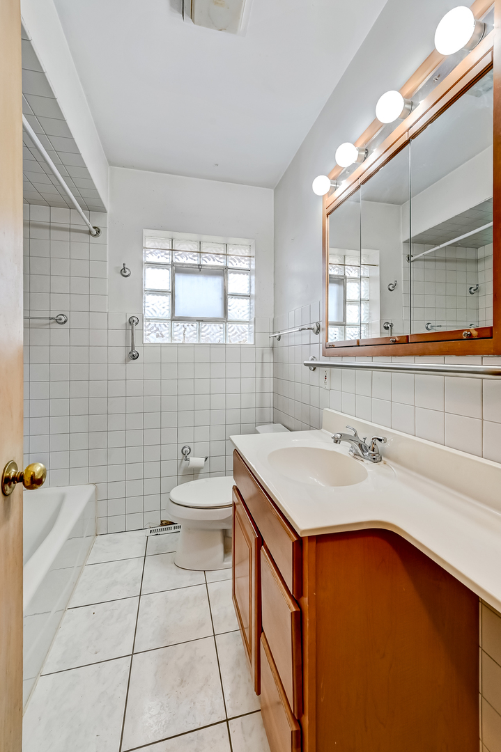 3005 Downing Avenue, Westchester, IL 60154