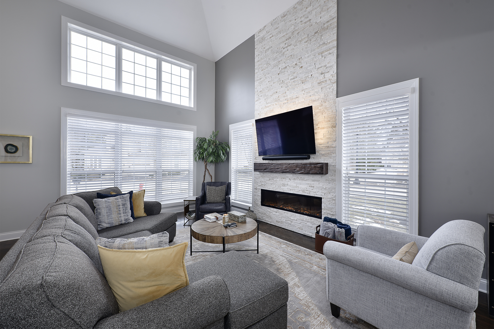 500 Stone Canyon Circle, Inverness, IL 60010