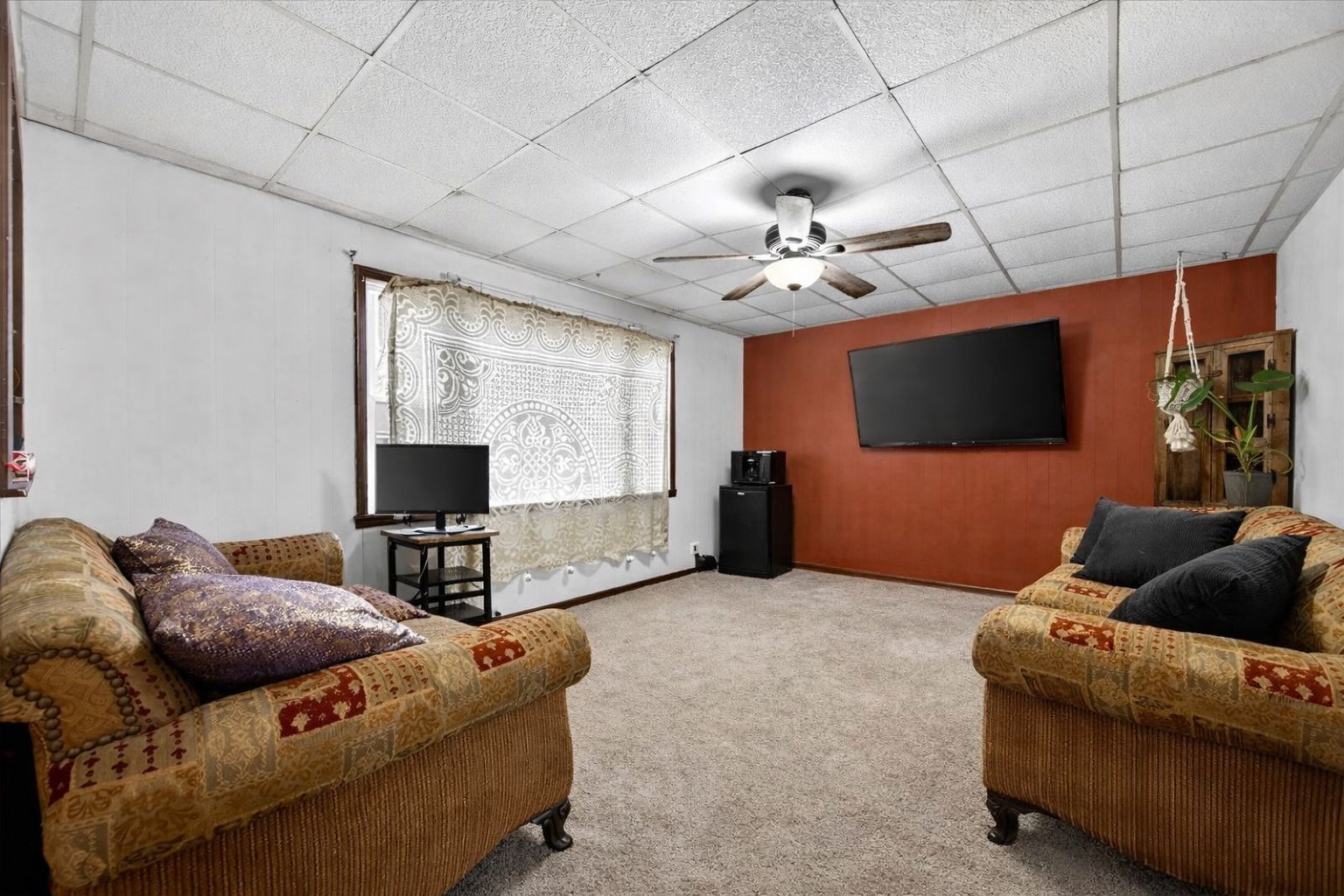 835 N 6TH Avenue, Canton, IL 61520