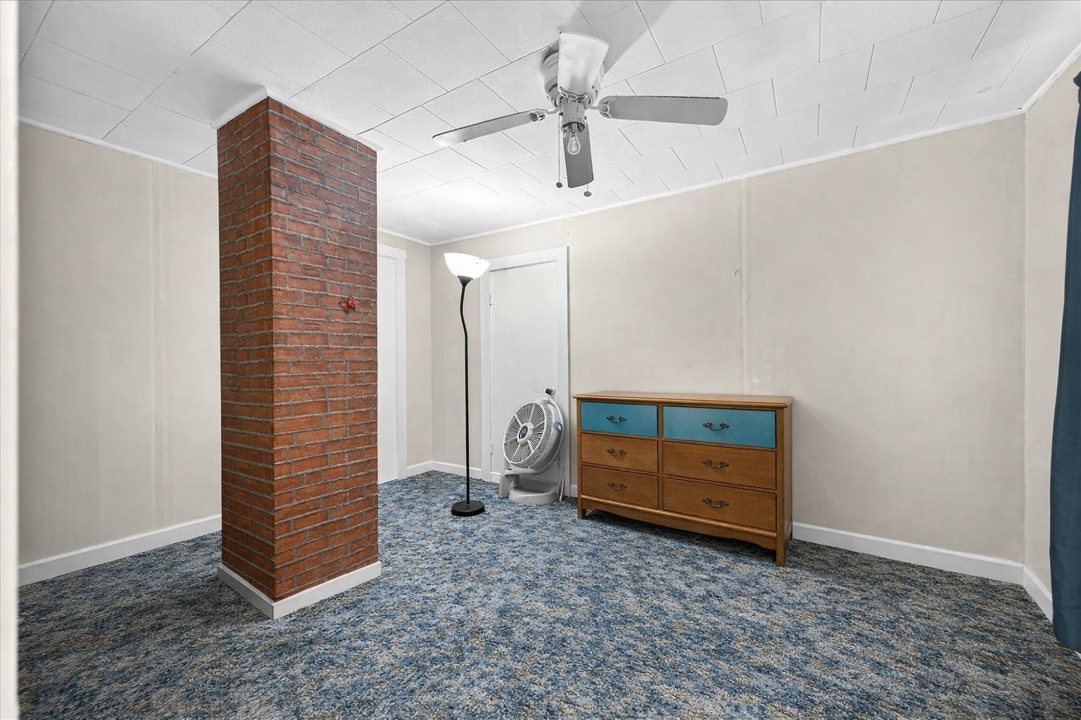 835 N 6TH Avenue, Canton, IL 61520