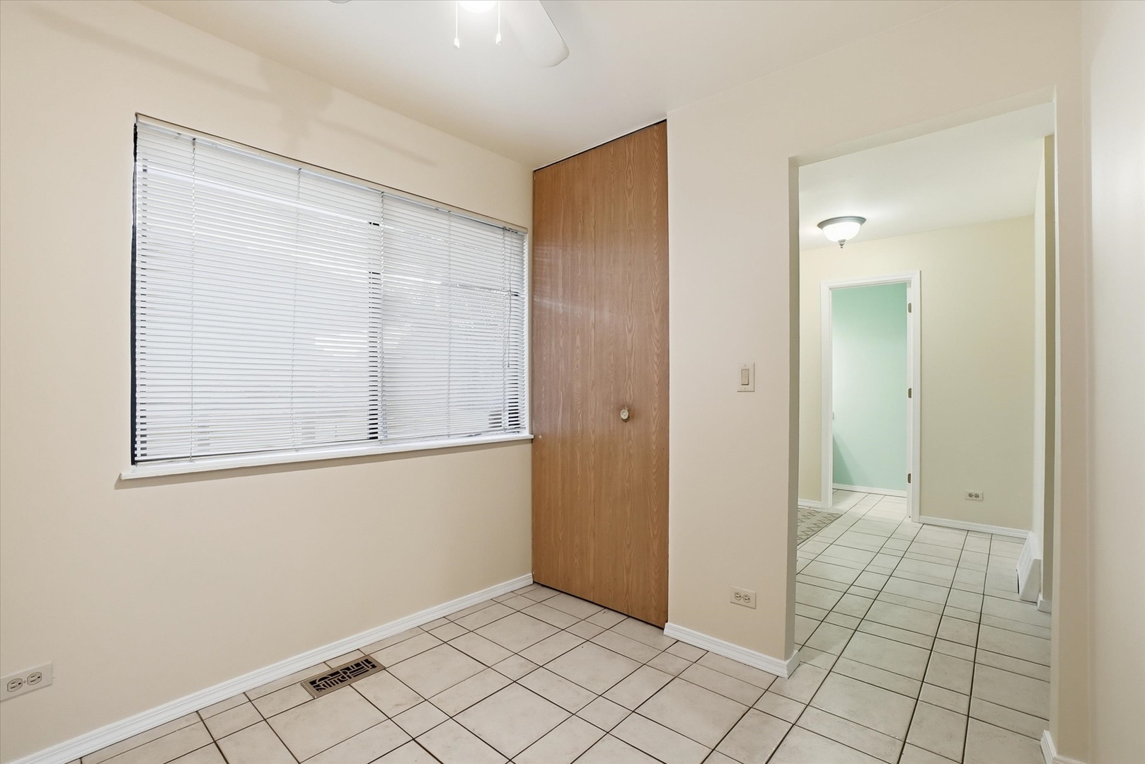 413 Buffalo Trail, Wheeling, IL 60090