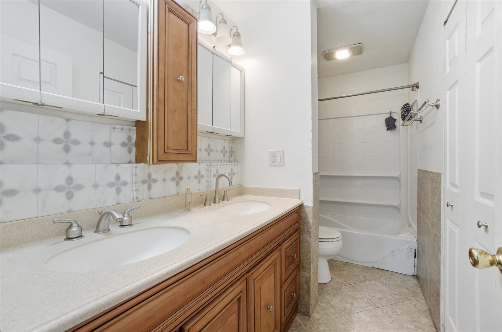 413 Buffalo Trail, Wheeling, IL 60090