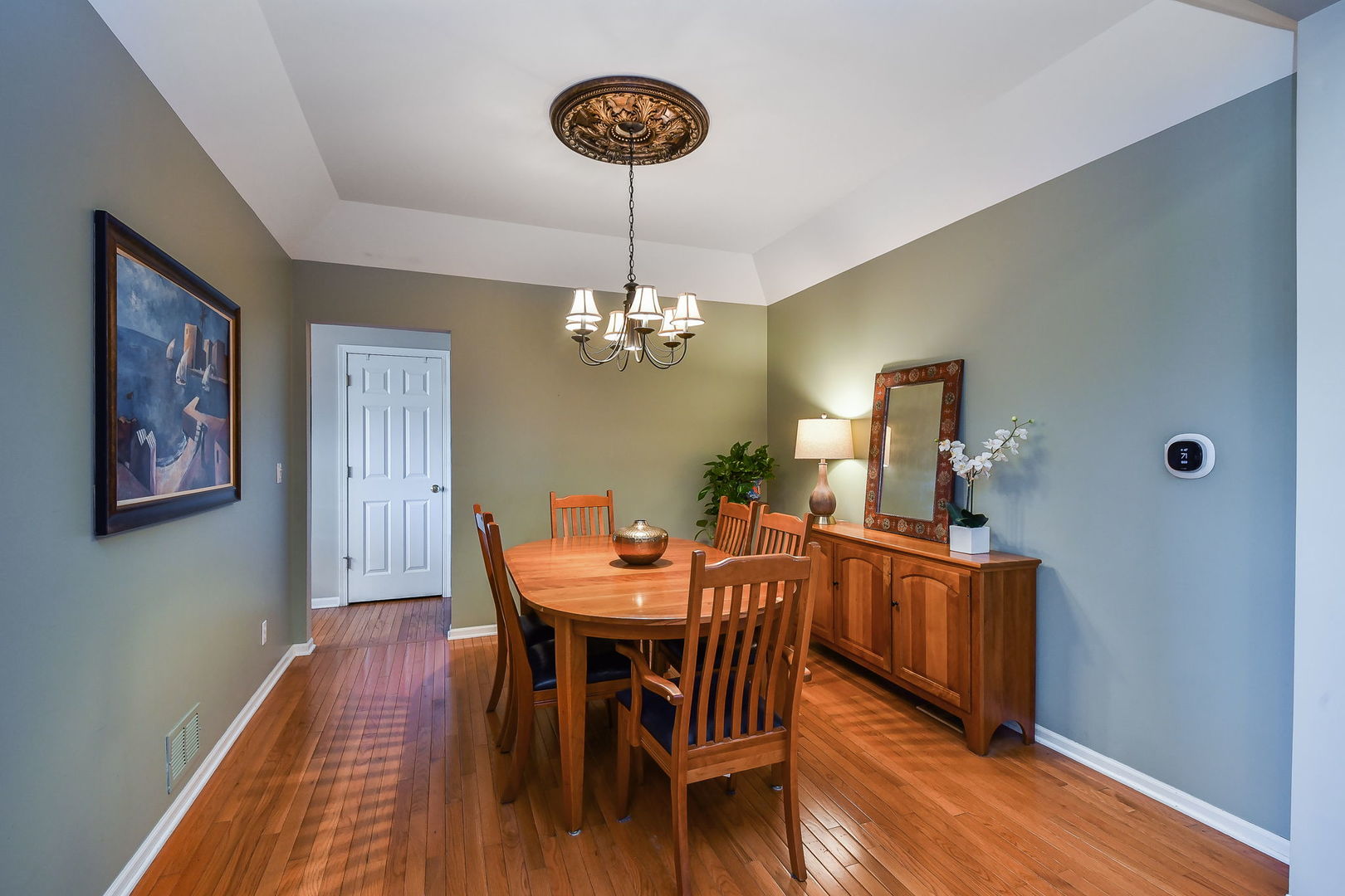 39W578 Newton Square, Geneva, IL 60134