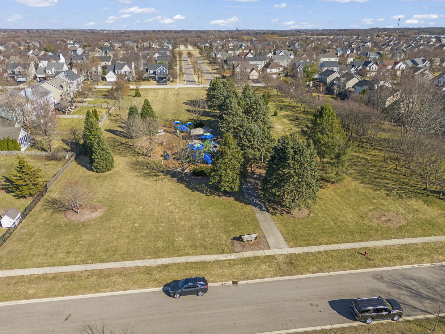 39W578 Newton Square, Geneva, IL 60134