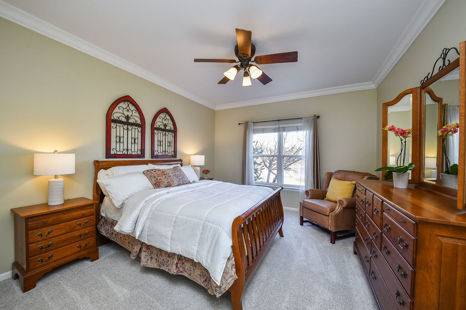 39W578 Newton Square, Geneva, IL 60134