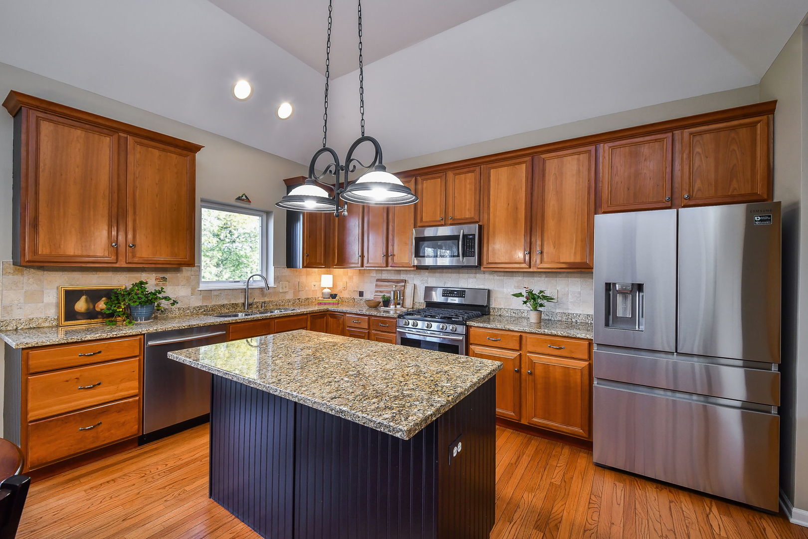 39W578 Newton Square, Geneva, IL 60134