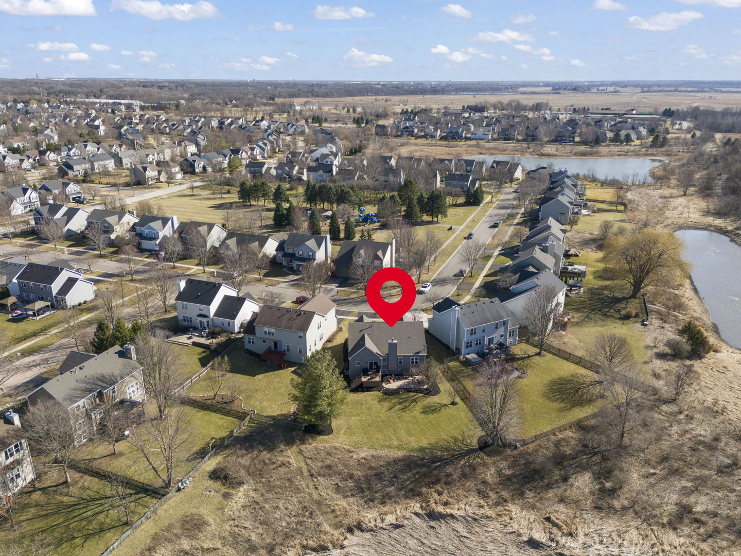 39W578 Newton Square, Geneva, IL 60134