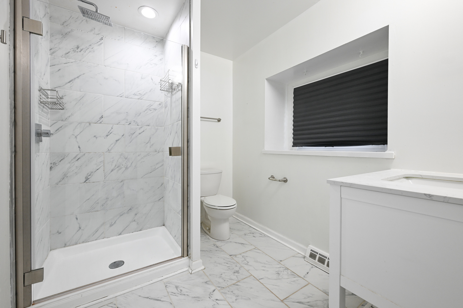 360 Erie Circle, Bloomingdale, IL 60108