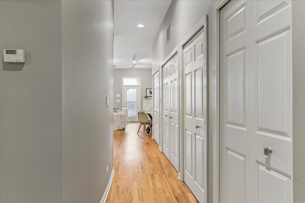 1617 N Oakley Avenue #1B, Chicago, IL 60647