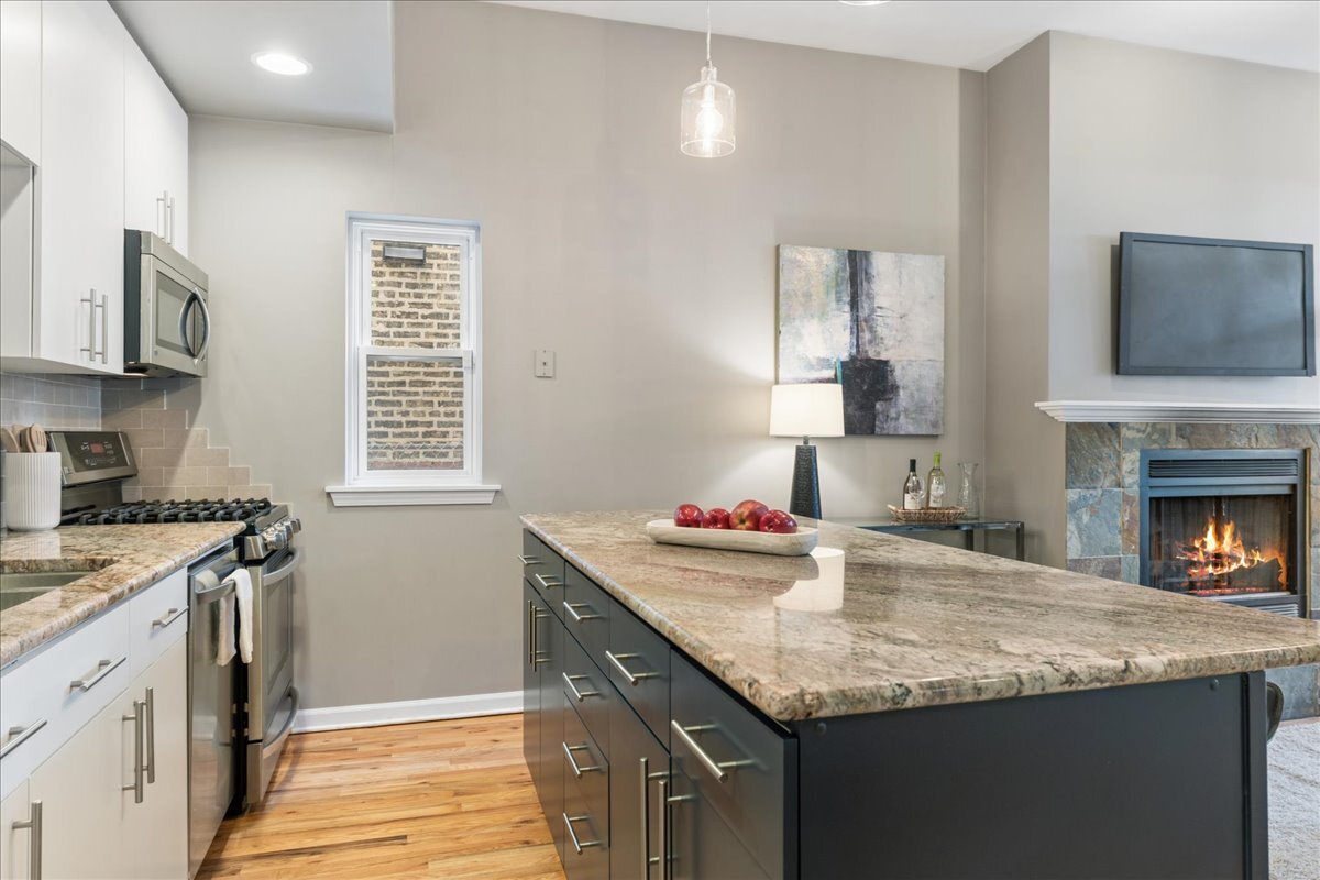 1617 N Oakley Avenue #1B, Chicago, IL 60647