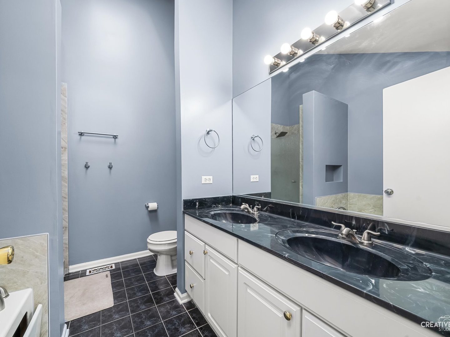 301 Inner Circle Drive, Bolingbrook, IL 60490