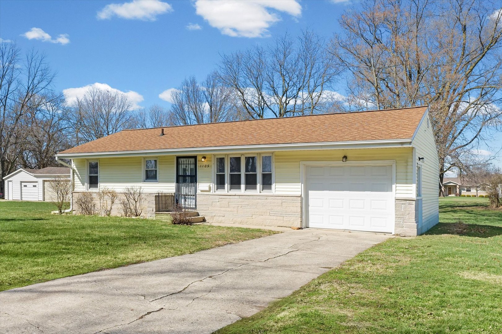 1105 Roselawn Street, Paxton, IL 60957