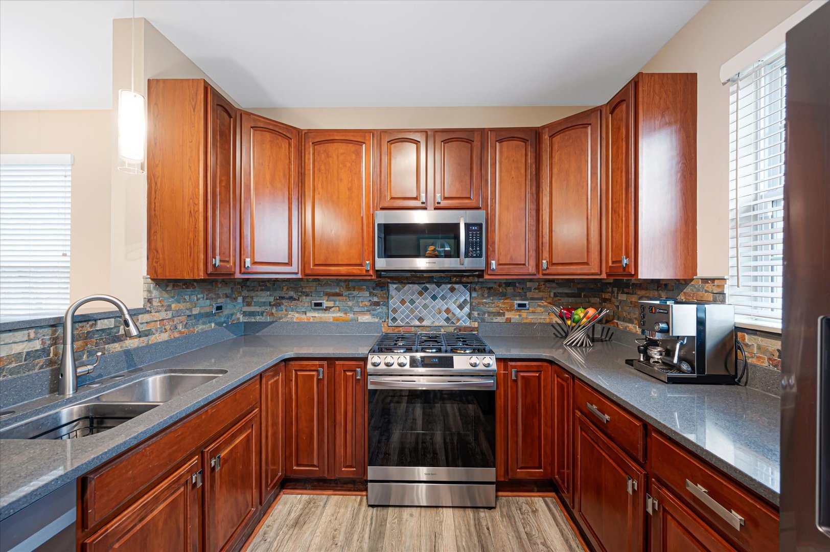 1401 S Fairfield Avenue, Lombard, IL 60148