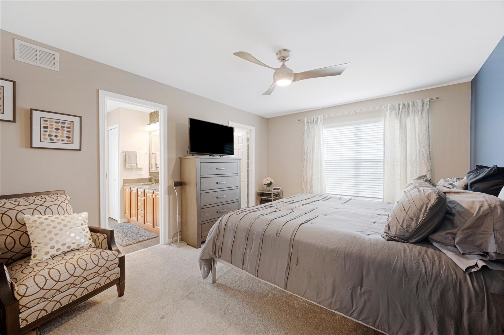 1401 S Fairfield Avenue, Lombard, IL 60148