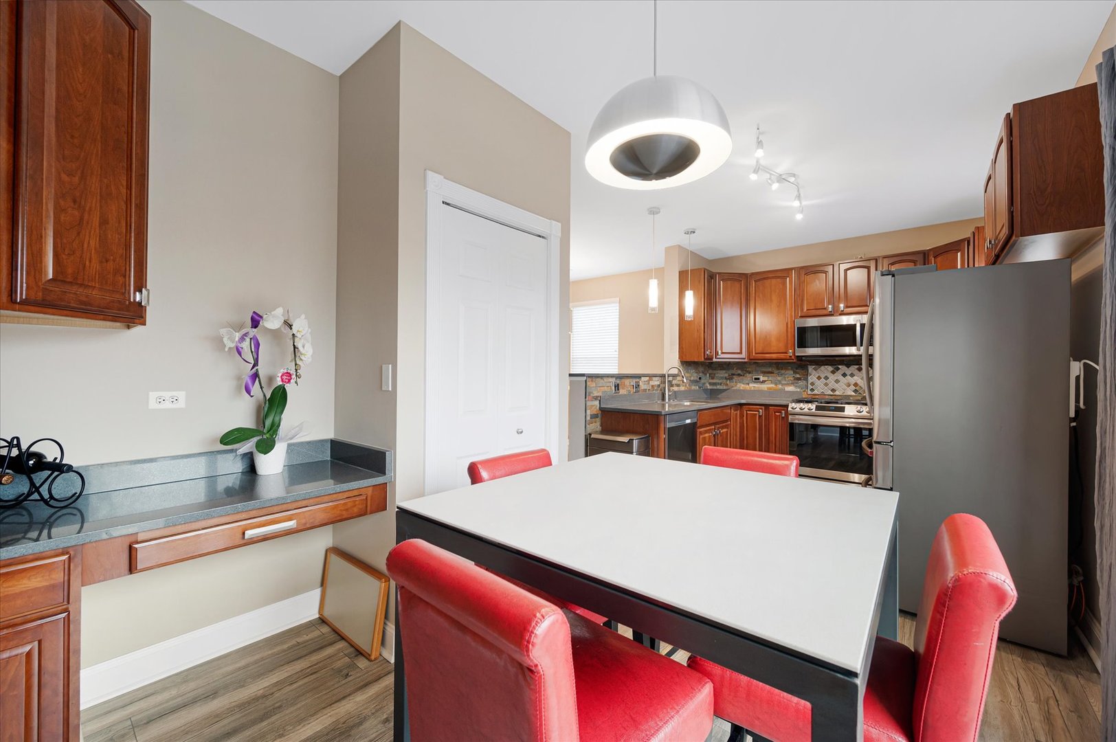 1401 S Fairfield Avenue, Lombard, IL 60148