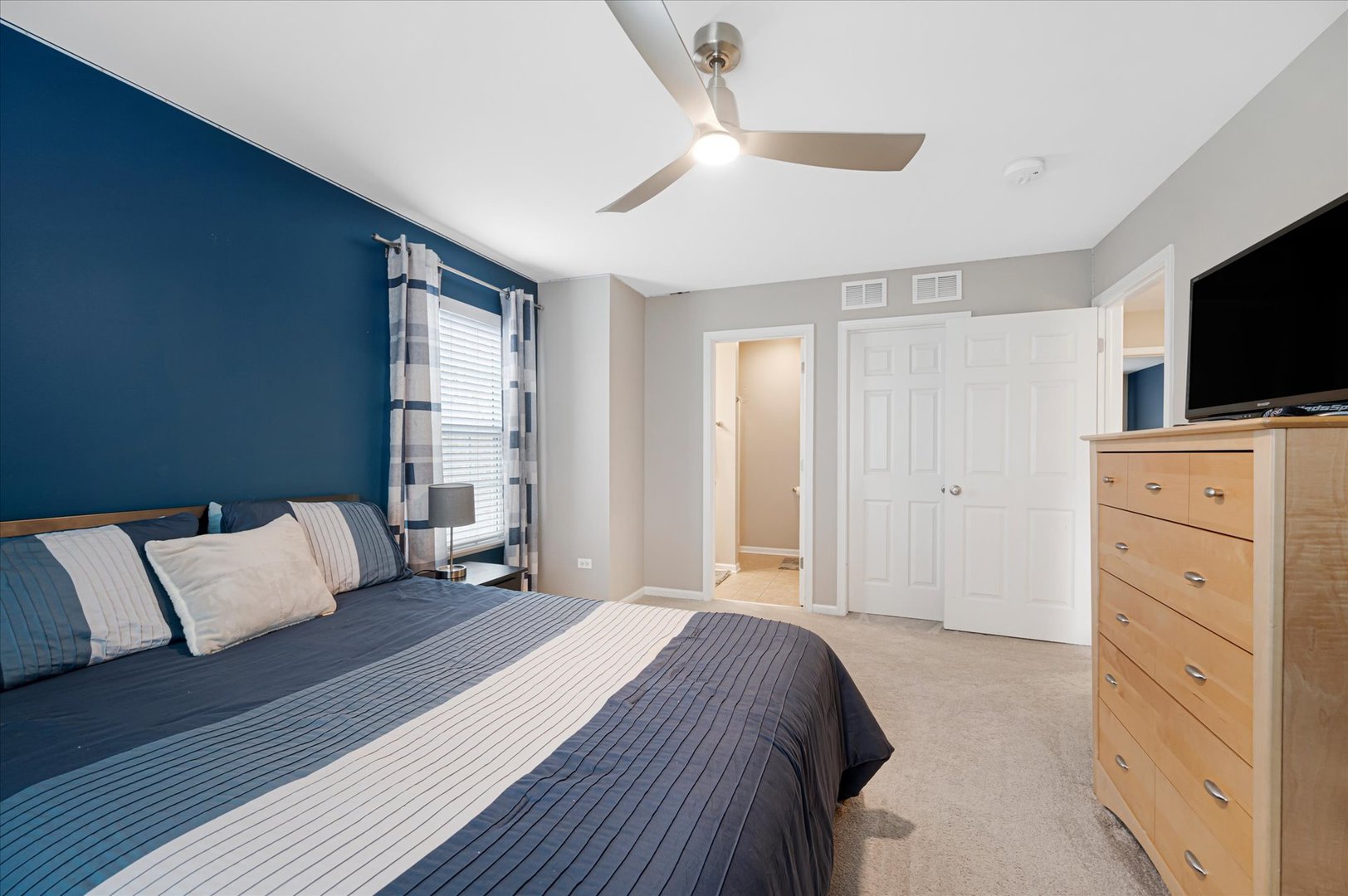 1401 S Fairfield Avenue, Lombard, IL 60148