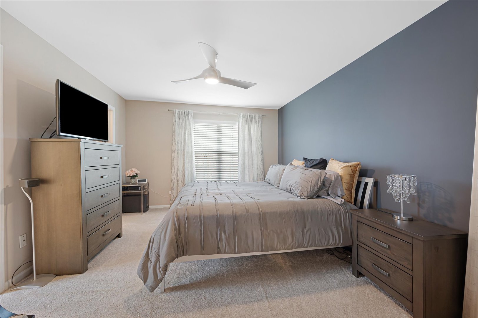 1401 S Fairfield Avenue, Lombard, IL 60148