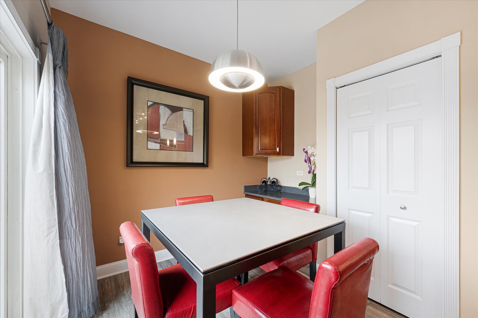 1401 S Fairfield Avenue, Lombard, IL 60148