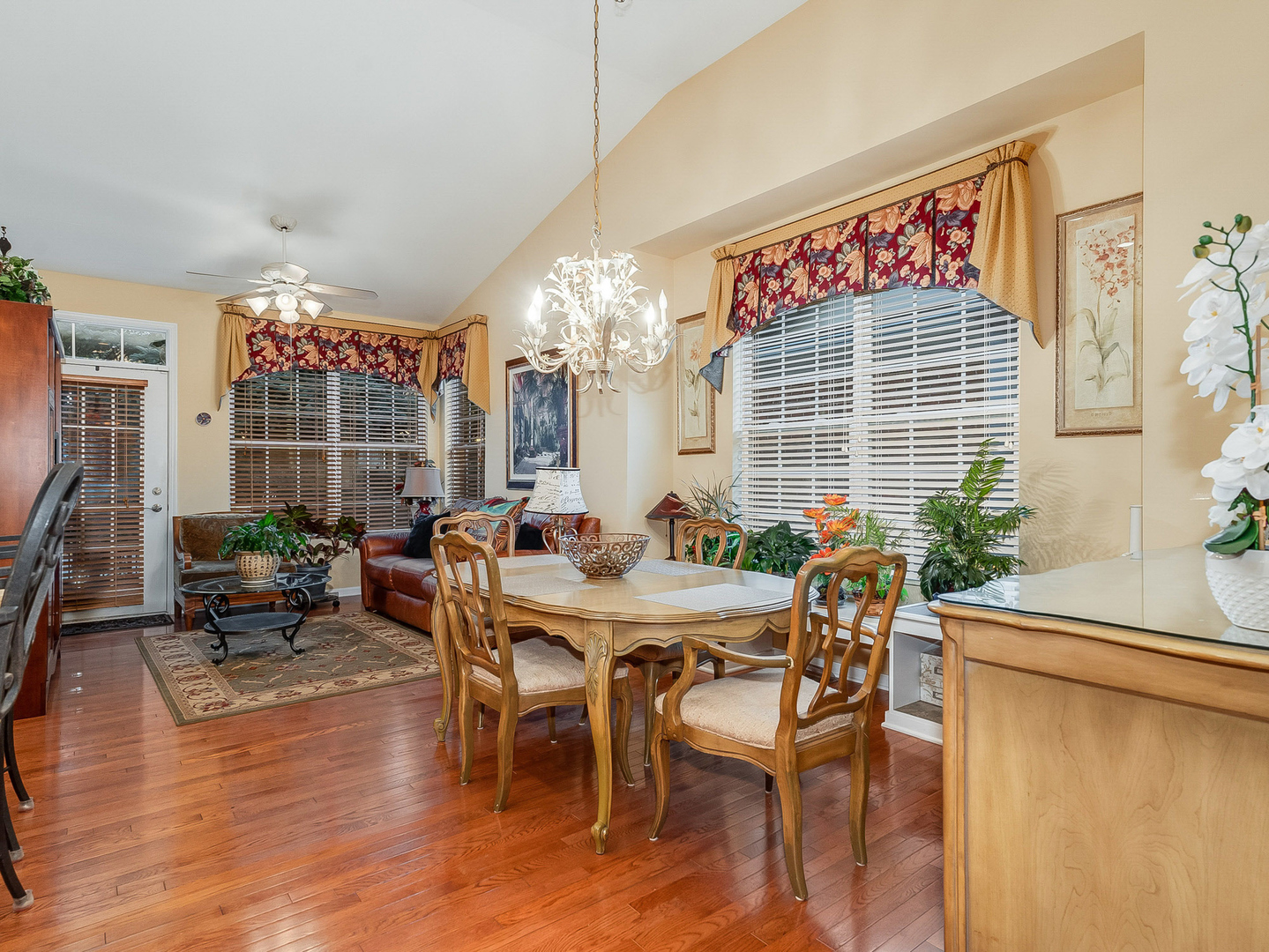 2805 Bond Circle #2805, Naperville, IL 60563