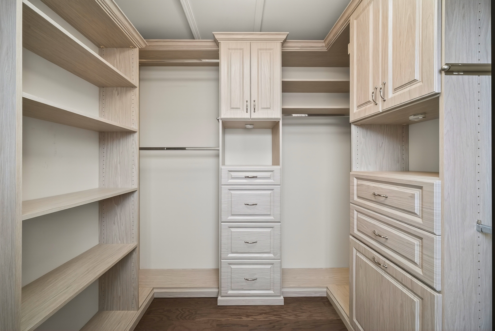 1437 N Charles Avenue, Naperville, IL 60563