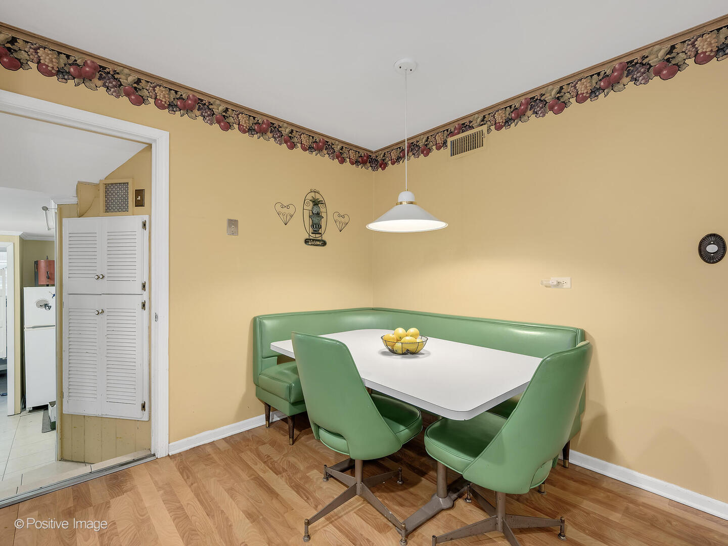 821 N Catherine Avenue, La Grange Park, IL 60526