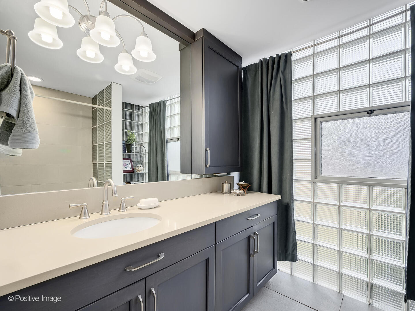 821 N Catherine Avenue, La Grange Park, IL 60526