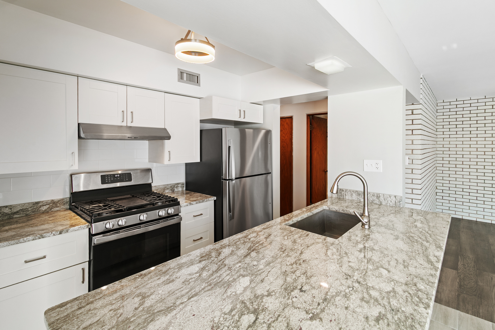 318 Walker Avenue #4, Highland Park, IL 60035