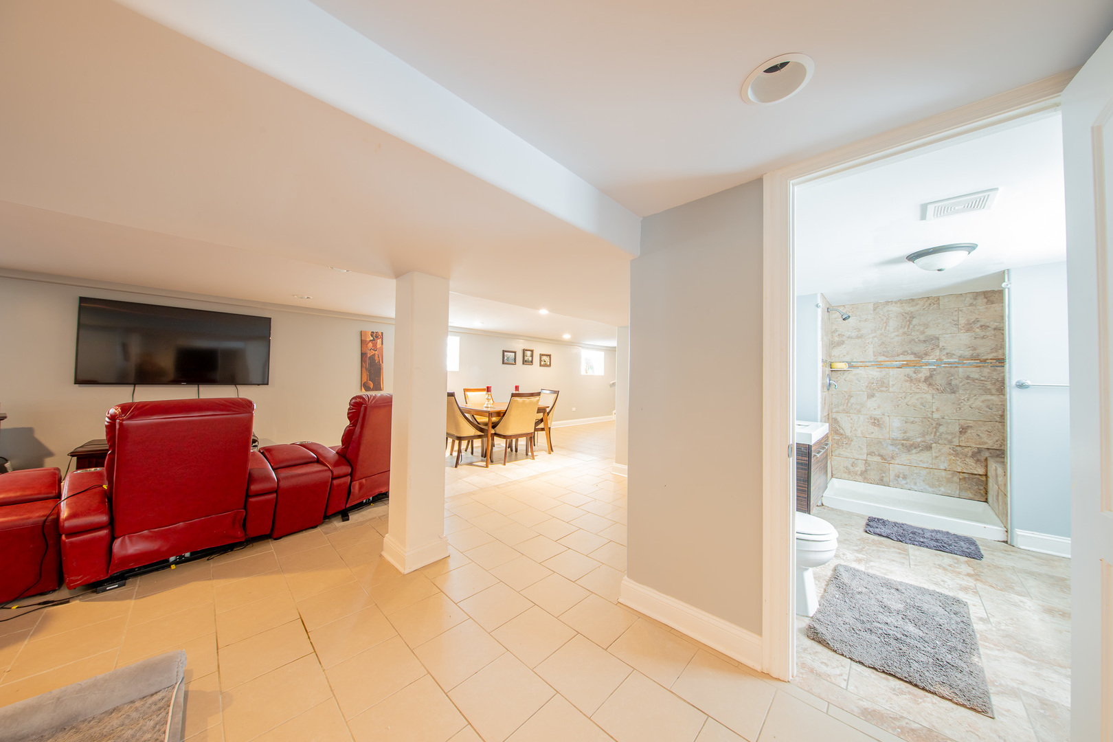 10215 S Charles Street, Chicago, IL 60643