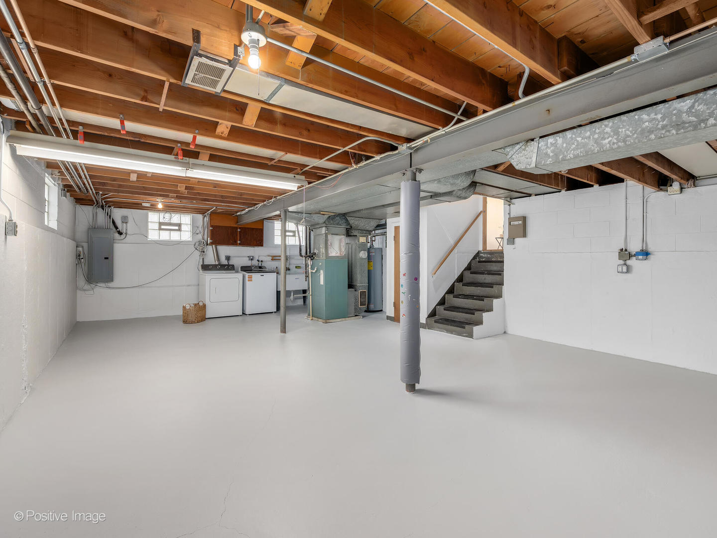 284 Blackhawk Road, Riverside, IL 60546