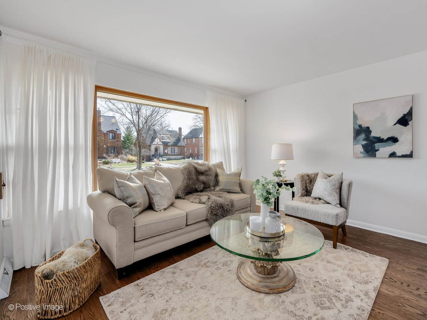 284 Blackhawk Road, Riverside, IL 60546