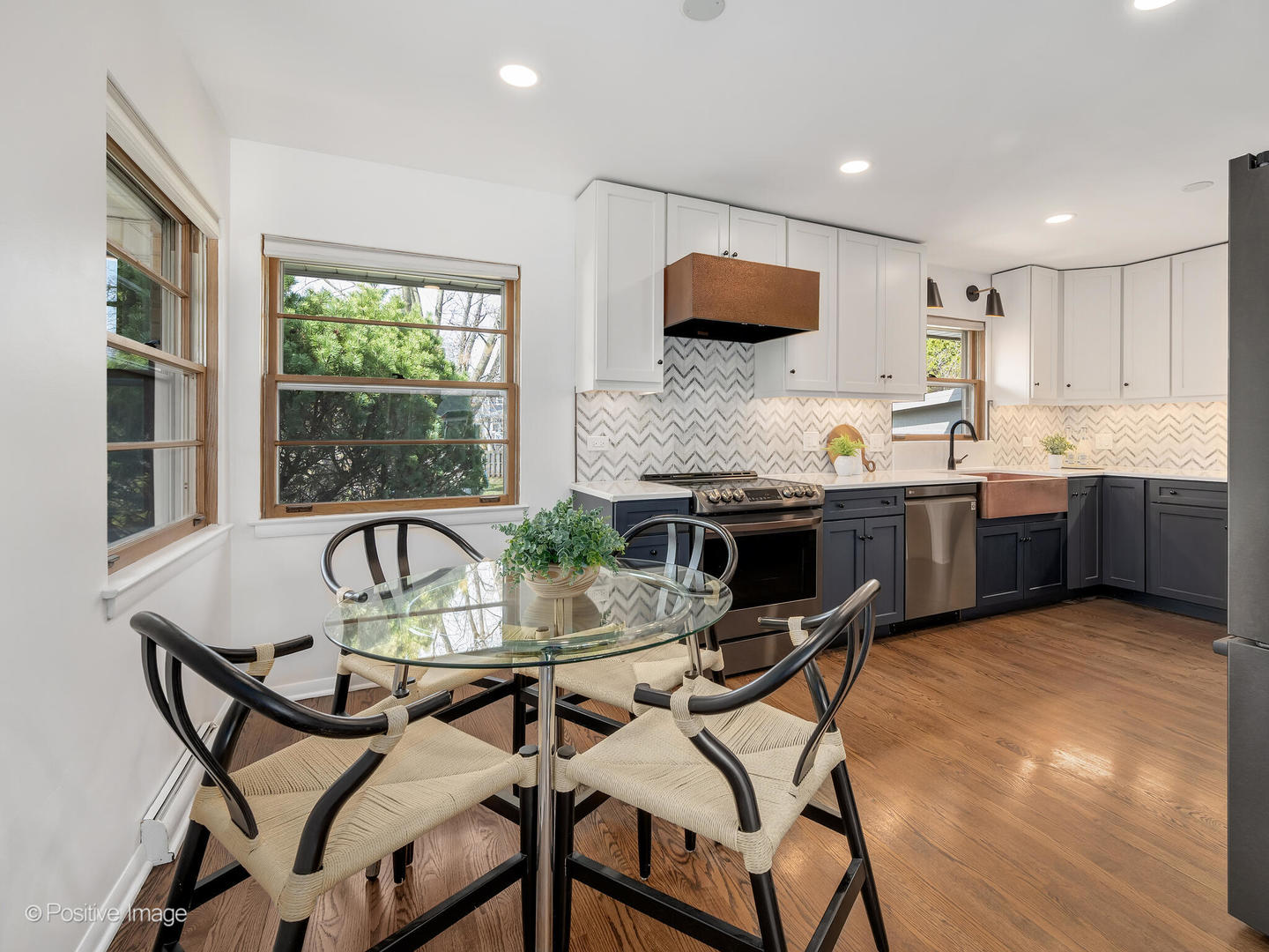 284 Blackhawk Road, Riverside, IL 60546