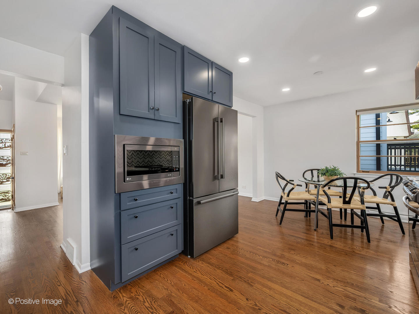 284 Blackhawk Road, Riverside, IL 60546