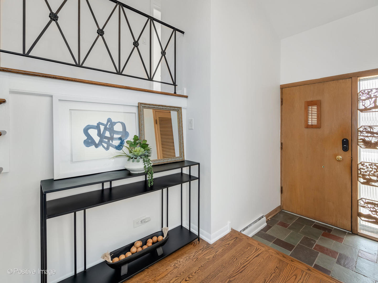 284 Blackhawk Road, Riverside, IL 60546