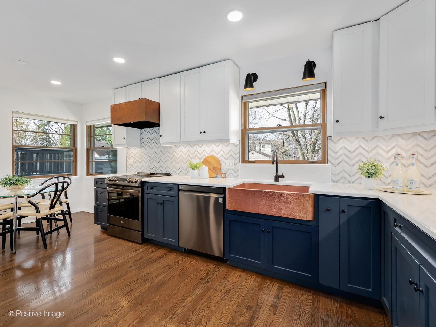 284 Blackhawk Road, Riverside, IL 60546