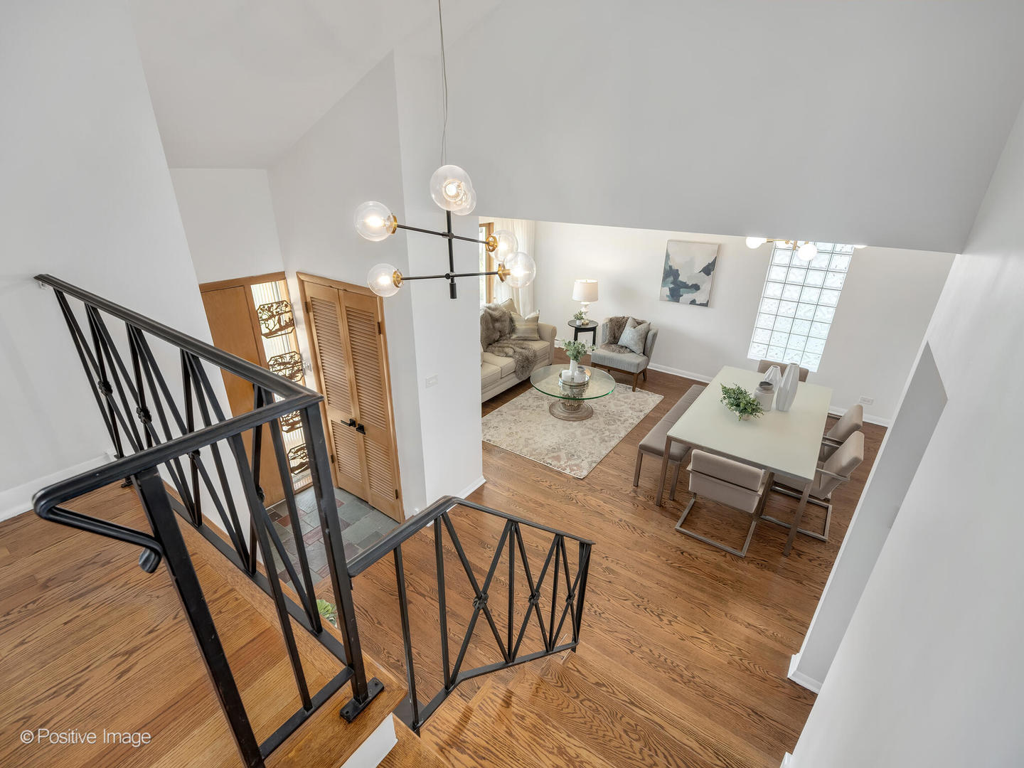 284 Blackhawk Road, Riverside, IL 60546