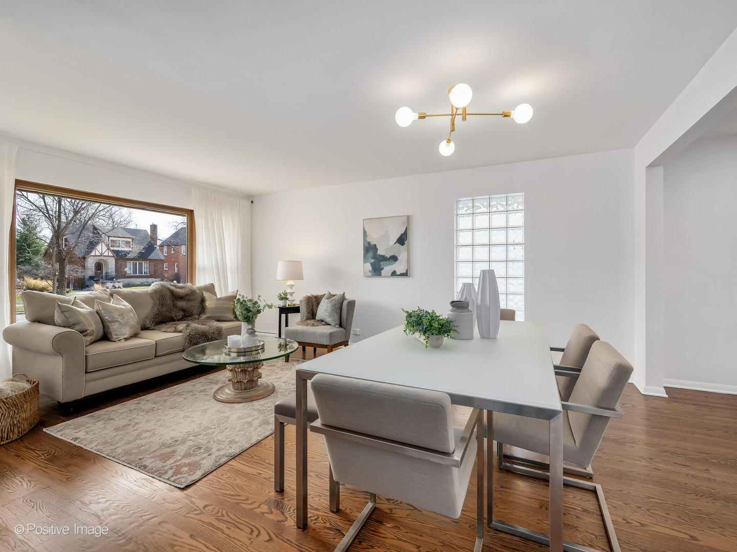 284 Blackhawk Road, Riverside, IL 60546