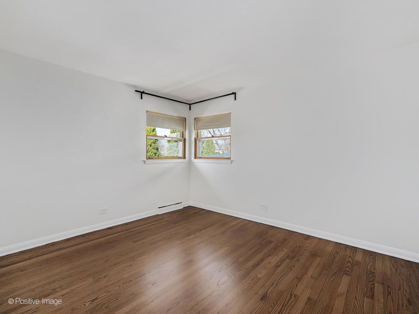 284 Blackhawk Road, Riverside, IL 60546