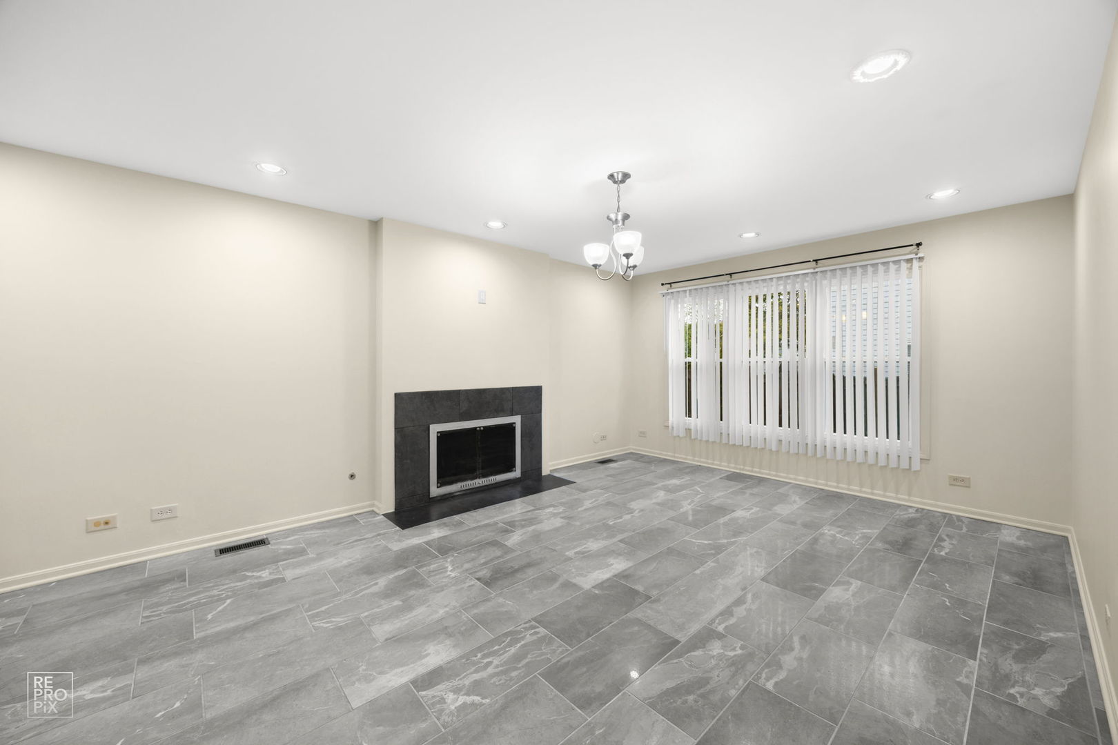 1002 HOBSON Drive, Buffalo Grove, IL 60089