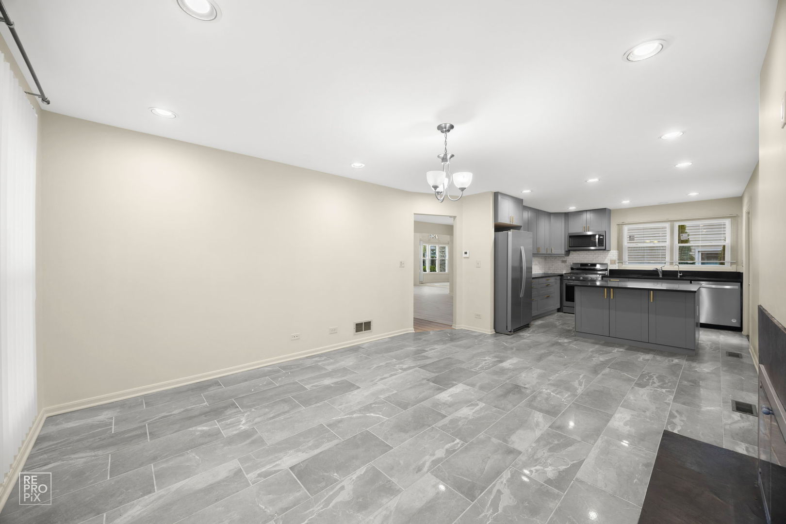 1002 HOBSON Drive, Buffalo Grove, IL 60089