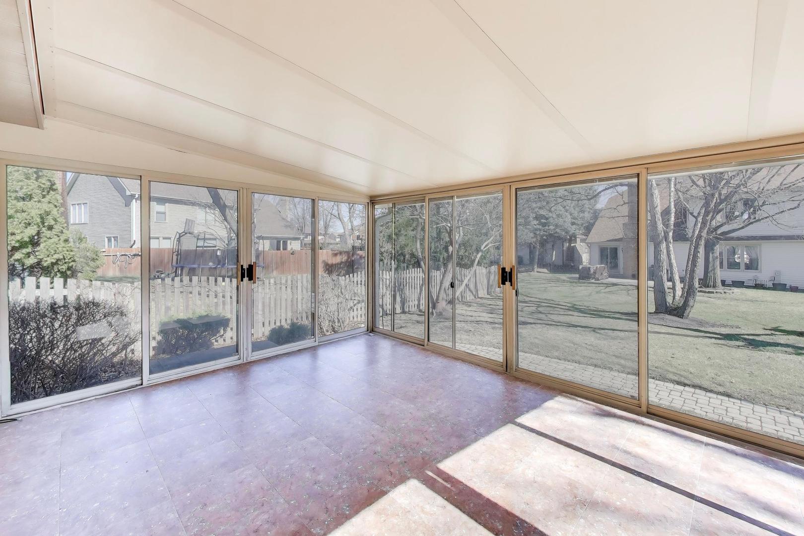 1219 Montego Court, Elk Grove Village, IL 60007