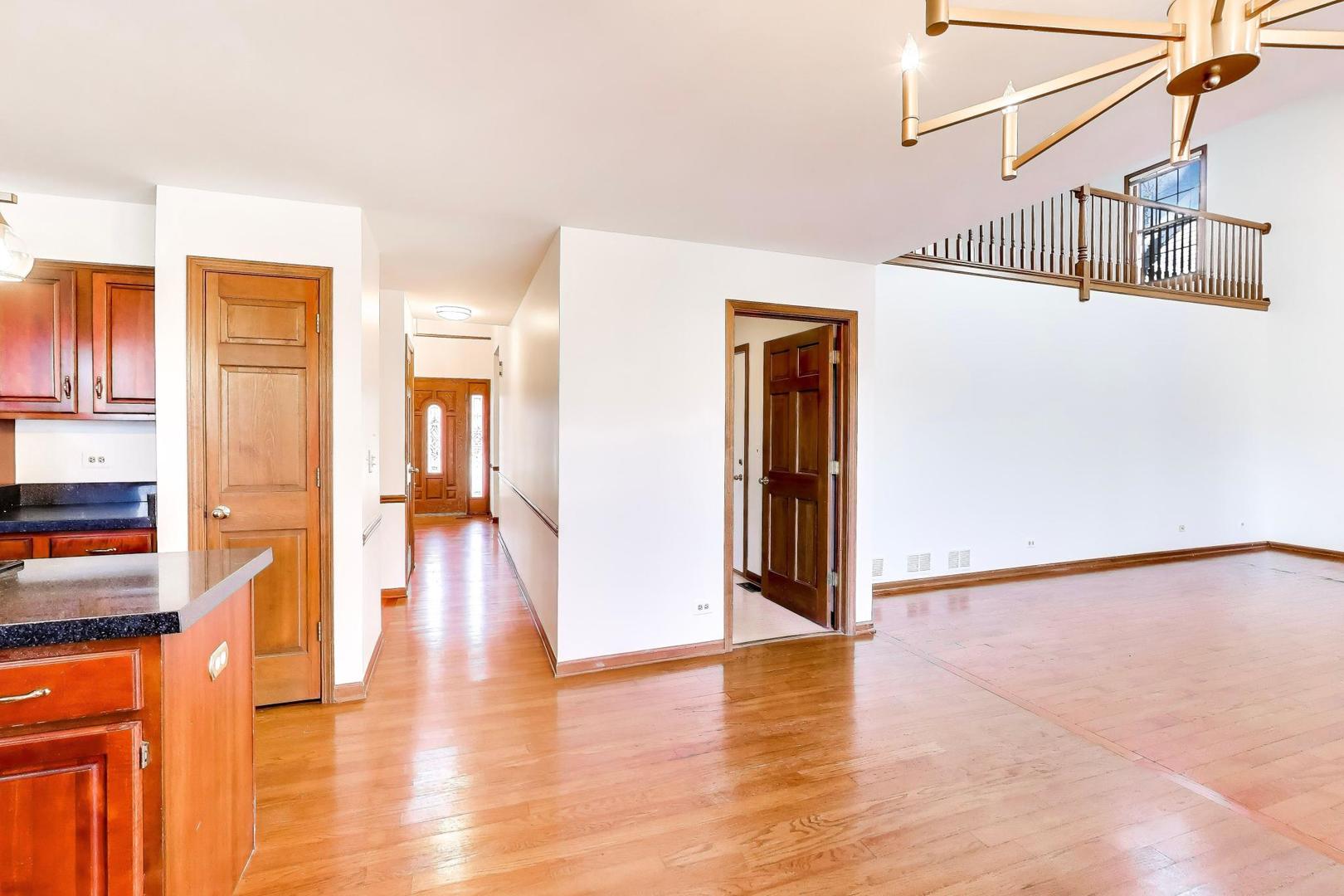 1219 Montego Court, Elk Grove Village, IL 60007