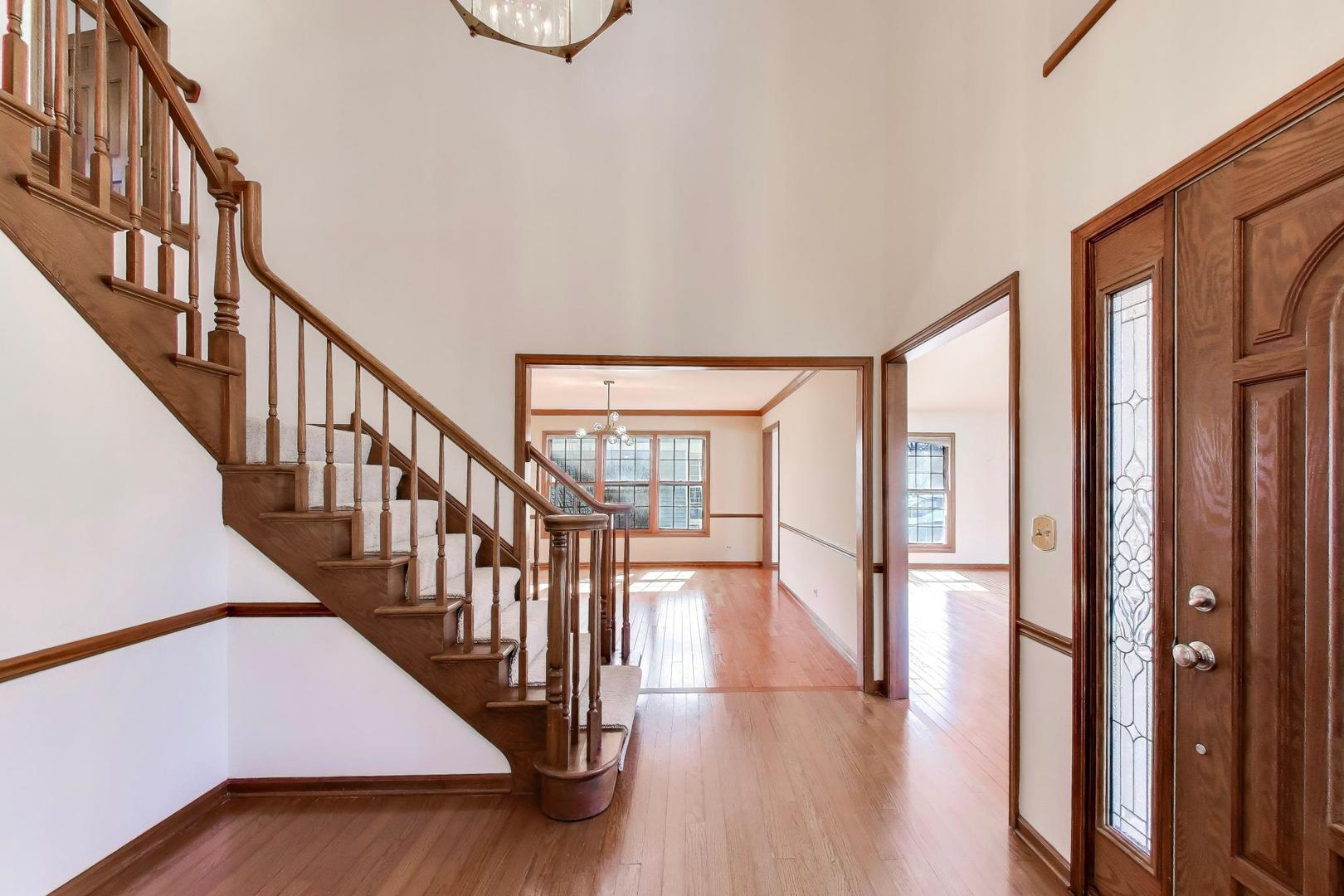 1219 Montego Court, Elk Grove Village, IL 60007