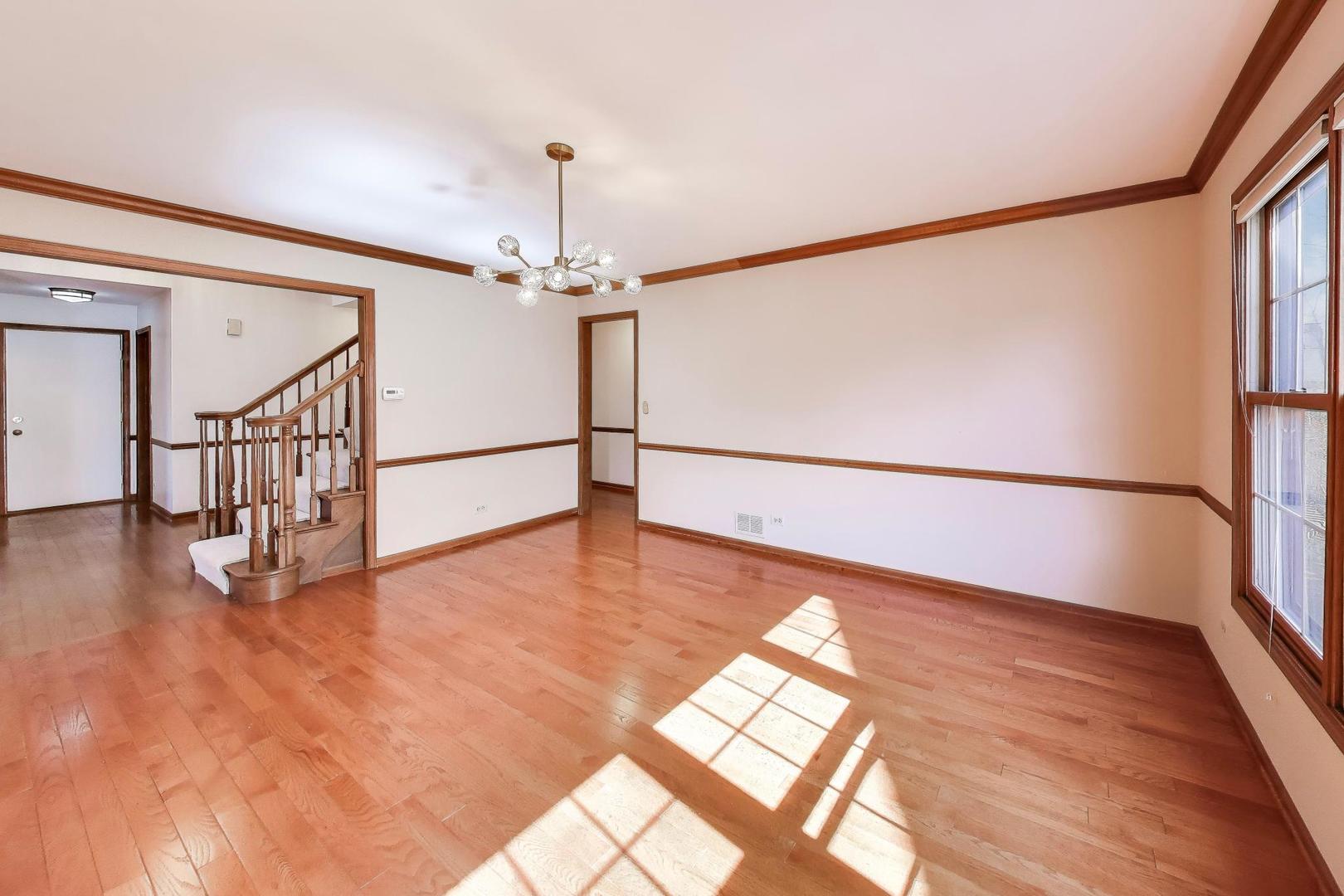 1219 Montego Court, Elk Grove Village, IL 60007